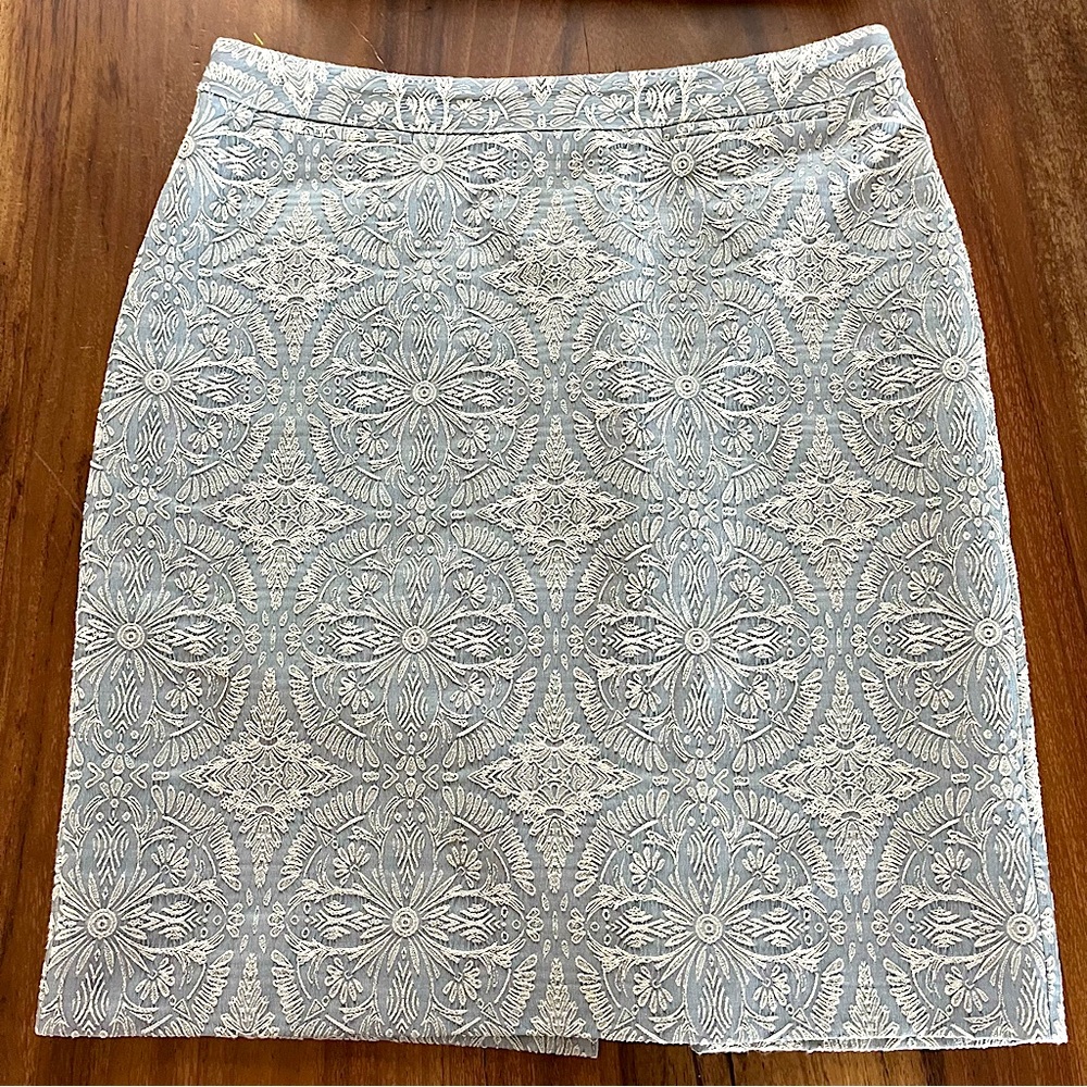 HALOGEN Cotton Blend Skirt Lined Floral Textured Stitched Pattern Lt. Blue White